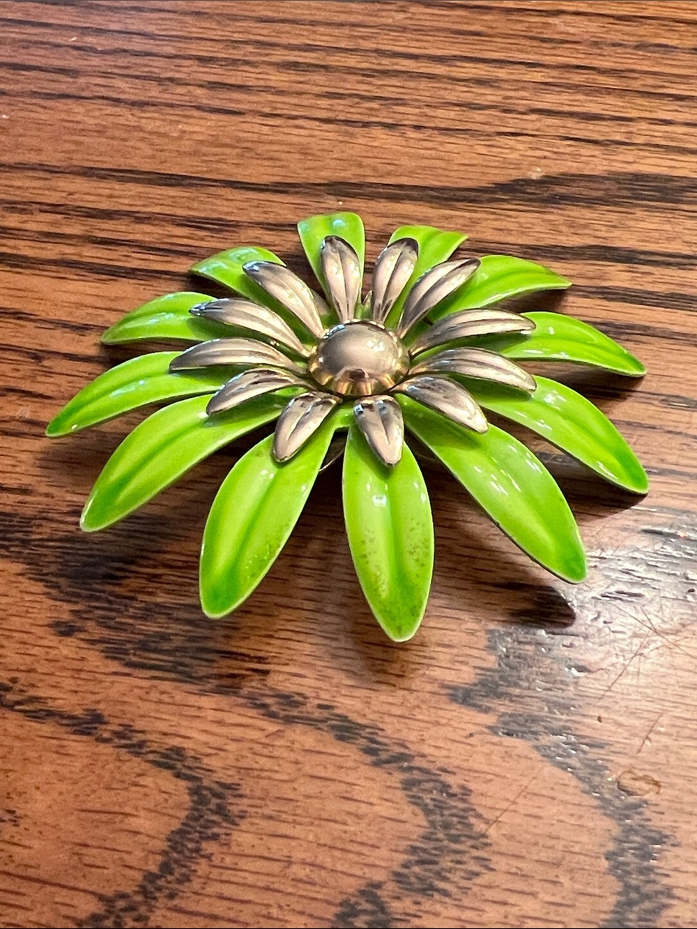 Vintage Sarah Coventry green and gold-tone flower lapel Pin brooch bold 3.25”